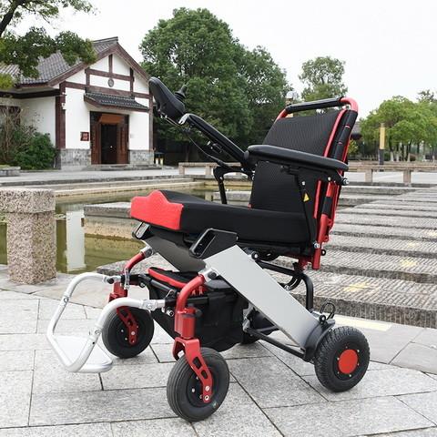 Rigid PU Tyre Folding Motorized Wheelchair 6km/H Alu Alloy Electric