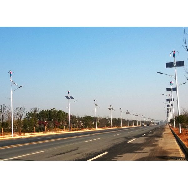 Energy Saving Solar And Wind Powered Street Lights Environment Friendly