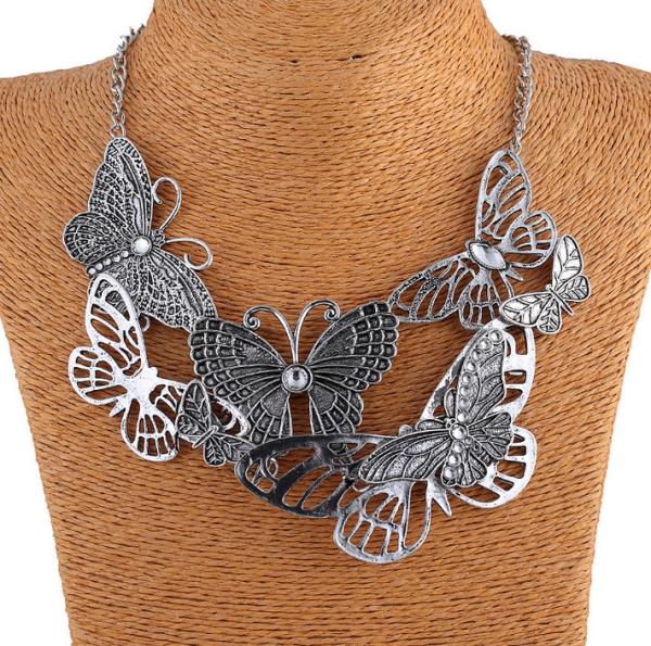 European and American classic retro delicate openwork diamond butterfly necklace clavicle