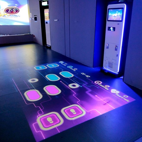 Commercial Arcade Floor Compact Motion Sensing Floor Games Solution for Malls