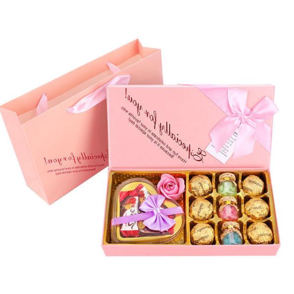 Boîtes cadeaux pour la fête des amoureux
