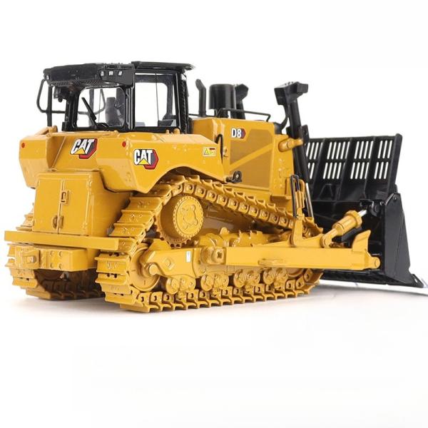 Diecast Masters 1/50 Scale Heavy Duty Dozer Tracked Bulldozer Scrap Processor Model 85758