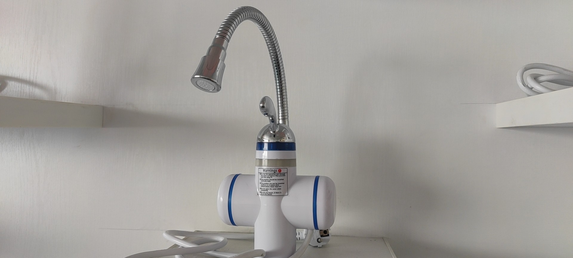 Автоматически водопроводный кран электрическое 3000W момента времени кухни раковины горячий с Spout RoHs гибкого трубопровода