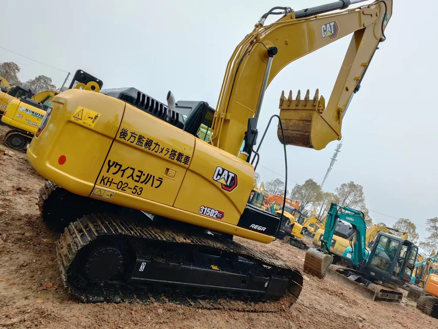 Подержанный экскаватор Caterpillar 315D2 с хорошей внешностью и комфортным вождением