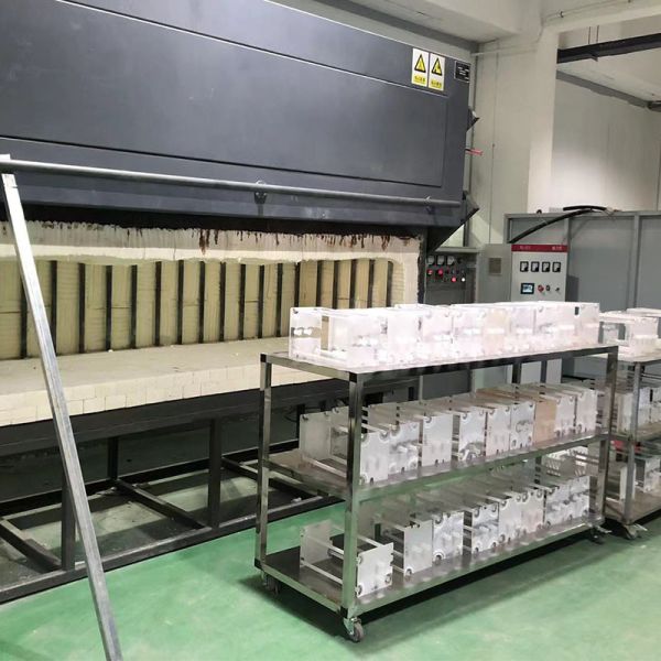 High Purity Heat Resistant Fused Quartz Glass Boat Wafer Carrier For Semiconductor