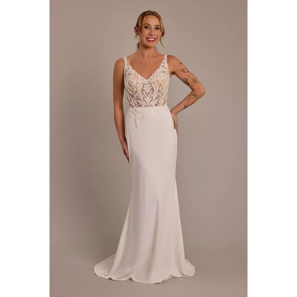 Sexy V-neck Illusion Appliques Lace Backless Sheath Chapel Train Spaghetti Strap