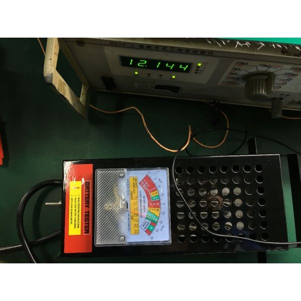 Portable Voltage Tester 12V Car Battery Load Tester and Battery System Analyzer