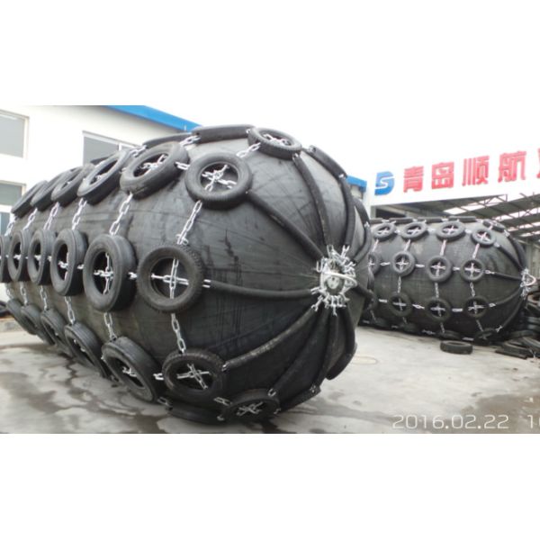Low Maintenance Pneumatic Rubber Fender CCS Certified Marine Fender for Ship Docking and Harbor Protection Applications
