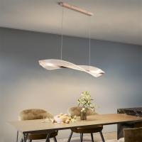 Appartement de restauration Lumière dorée suspendue pour restaurant Lumière à pendentif linéaire LED pour la maison