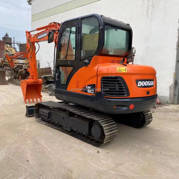 TOSHIBA Hydraulic Cylinder 68kw Korea Mini Excavator Doosan DX60 DH55 60 Used Digger
