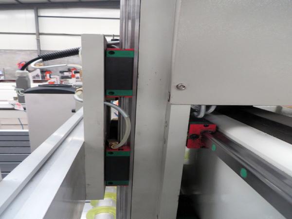 Heavy Frame Vacuum Table CNC Wood Router , 4.5KW Spindle 1530 CNC Router Woodworking Machines