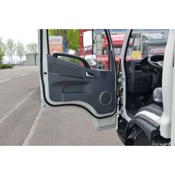 ESC-Equipped Electric Box Type Light Truck for 's Hot 5.9m Pure Electric Transport