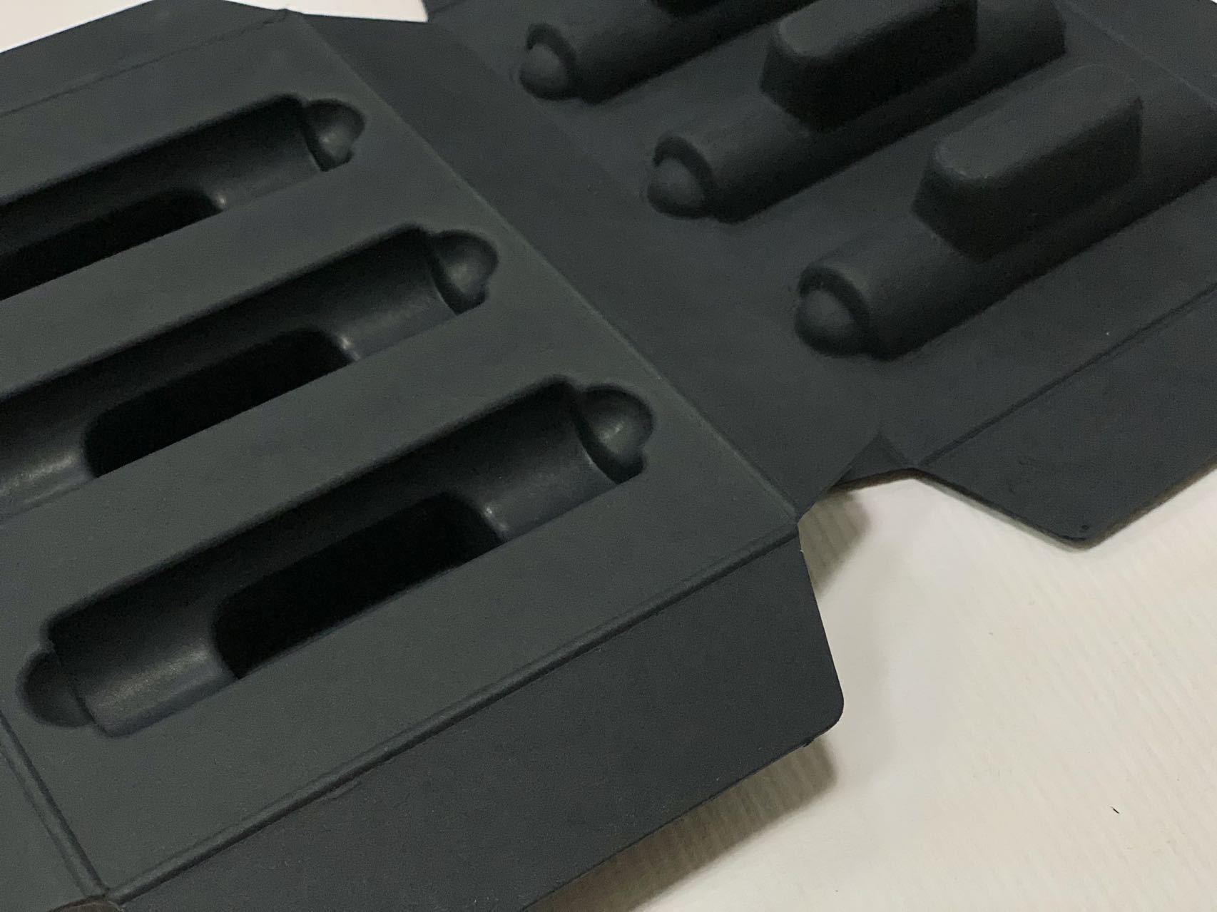 Черная складная Thermoformed отлитая в форму пульпа тонкостенная