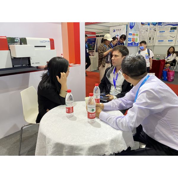 Ширина полосы частот ультрафиолетового спектрометра Vis луча двойника -1700spc ультрафиолетового регулируемая спектральная