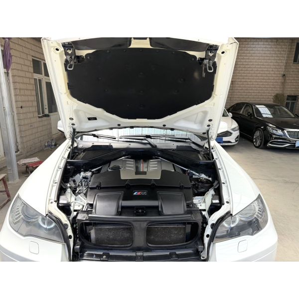 BMW X5 M Luxury SUV with 4.4T Automatic Transmission in Excellent Condition and 140,000 km Mileage