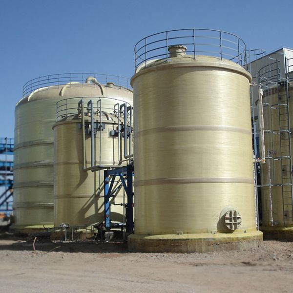 Chemical Storage Vertical FRP Tank Cylindrical Acid and Alkali Solutions Reduces Leakage Risk