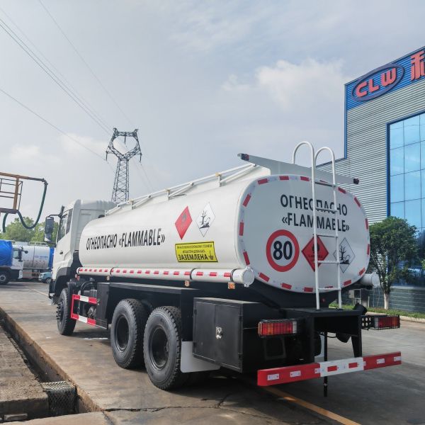 Dongfeng 17000 Litres Distributeur de Diesel Camion-citerne de ravitaillement