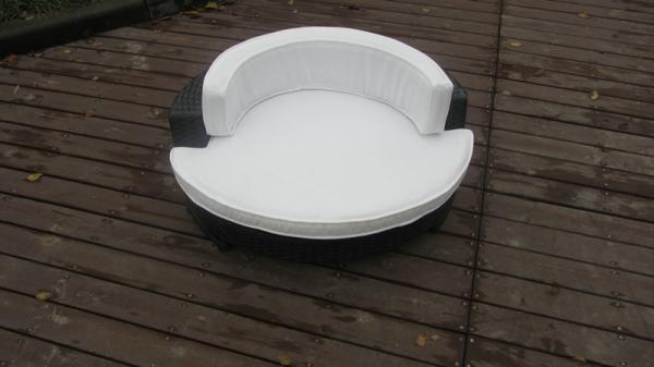 Washable Plastic Wicker Pet Bed , Lovely Rattan Dog Sleeping Bed