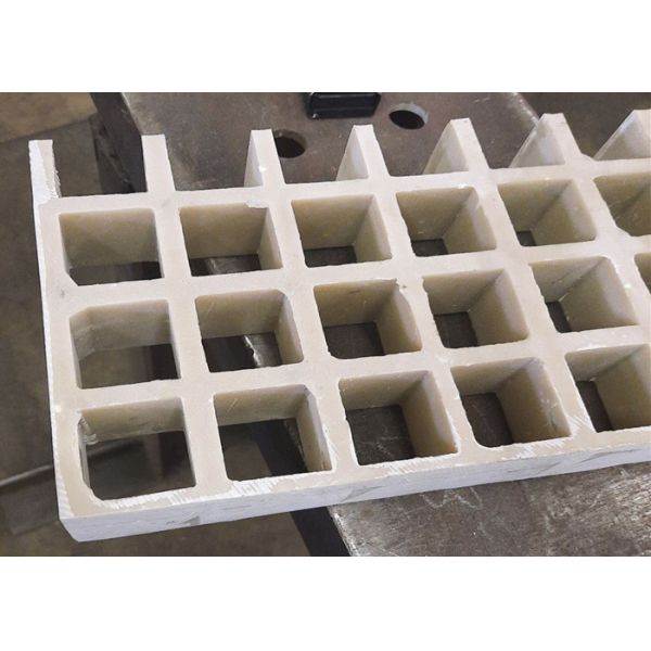 Голубая пластмасса усиленная стеклотканью скрежеща решетку бассейна дерева 38*38*38