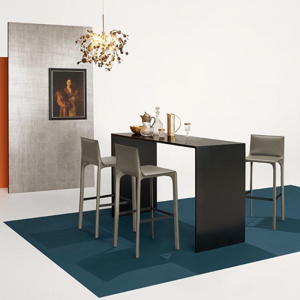 Comfortable Tanned Saddle Leather Chair For Wedding House Decoration