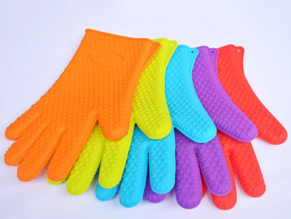 Red Silicone Kitchen Glove Non - Slip Adiabatic For Grill , Protect Hand